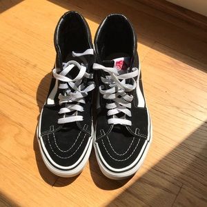 Black SK8-HI Vans